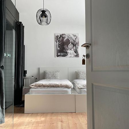 4 Stars Rooms Near Airport Scitarjevo Exterior photo